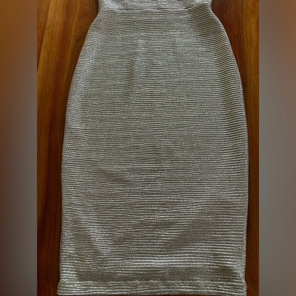 EUC G by Guess Gold Metallic Dress Size XS - Picture 2 of 5
